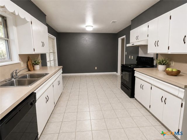 511 Milam Street, Luling, TX 78648
