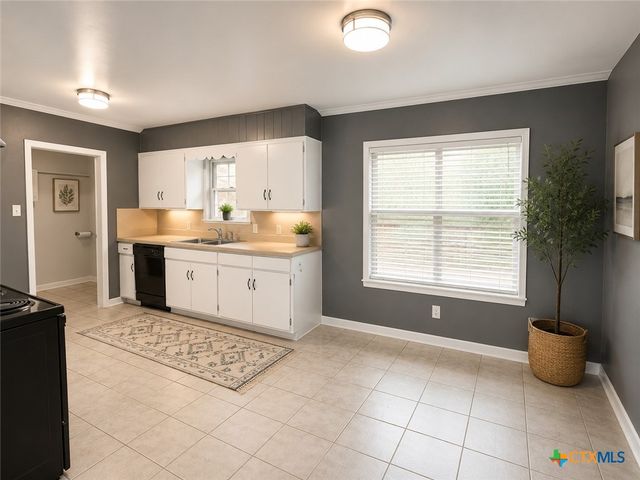 511 Milam Street, Luling, TX 78648