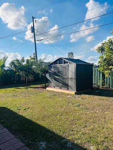 221 SW Kestor Drive, Port St. Lucie, Port St Lucie, FL 34953