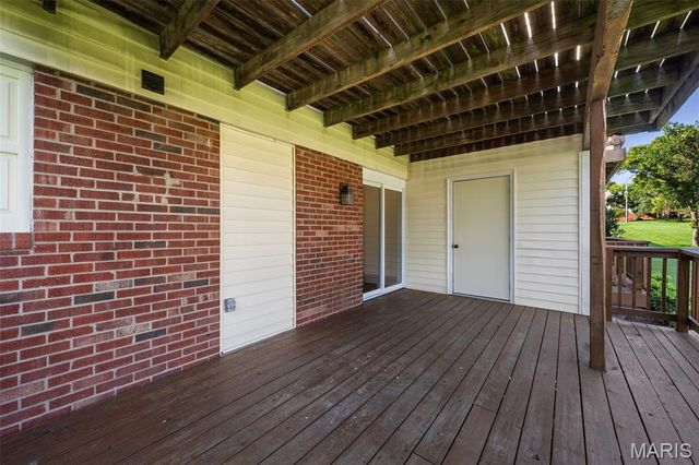 1719 Canary Cove, Brentwood, MO 63144