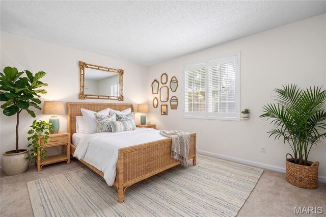1719 Canary Cove, Brentwood, MO 63144