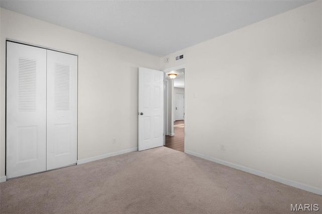 1719 Canary Cove, Brentwood, MO 63144