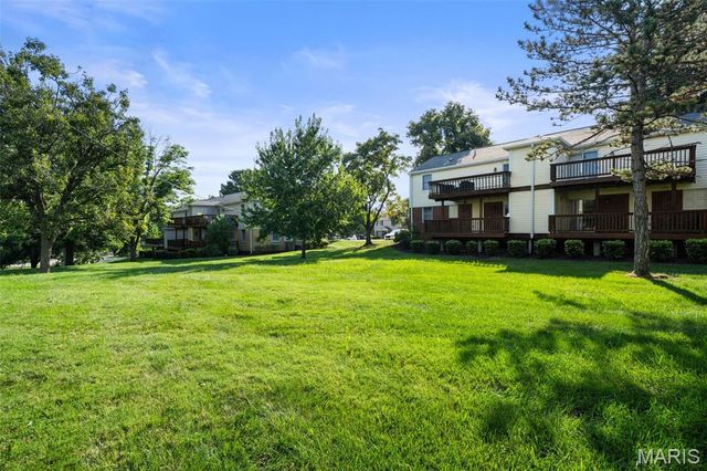 1719 Canary Cove, Brentwood, MO 63144