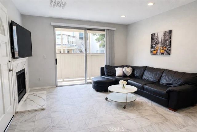 2456 Pleasant Way A, Thousand Oaks, CA 91362