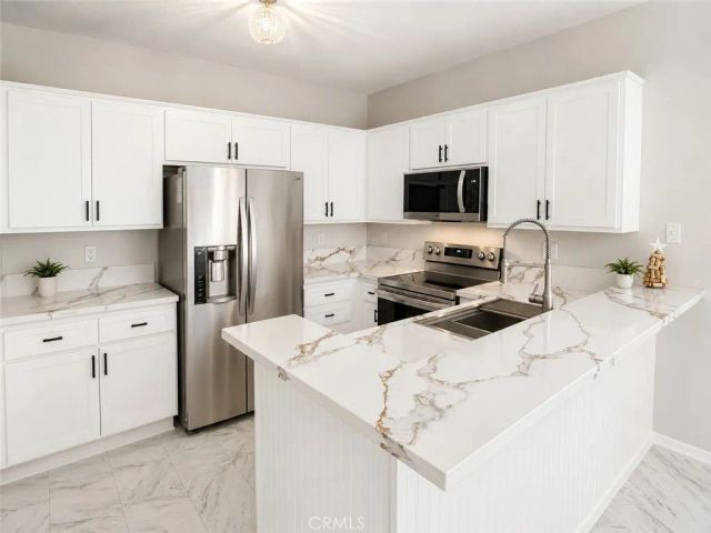 2456 Pleasant Way A, Thousand Oaks, CA 91362