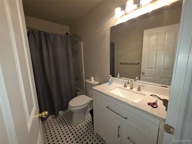 4065 Radcliff Drive, Canton, MI 48188