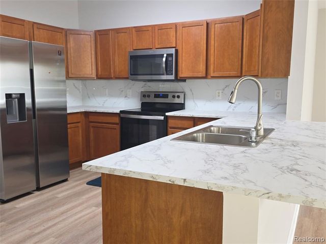 4065 Radcliff Drive, Canton, MI 48188