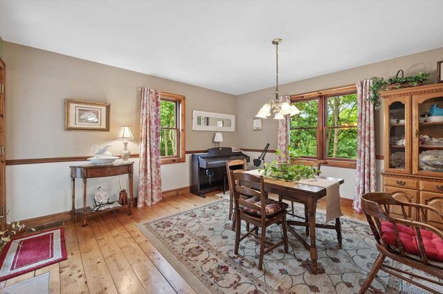 S86W30445 Stonegate DRIVE, Mukwonago, WI 53149