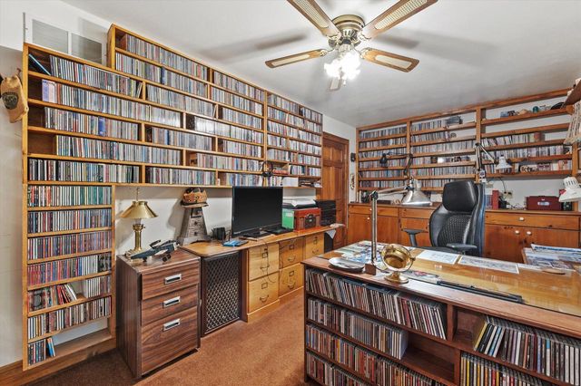 S86W30445 Stonegate DRIVE, Mukwonago, WI 53149