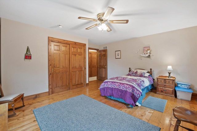 S86W30445 Stonegate DRIVE, Mukwonago, WI 53149