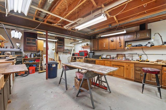 S86W30445 Stonegate DRIVE, Mukwonago, WI 53149