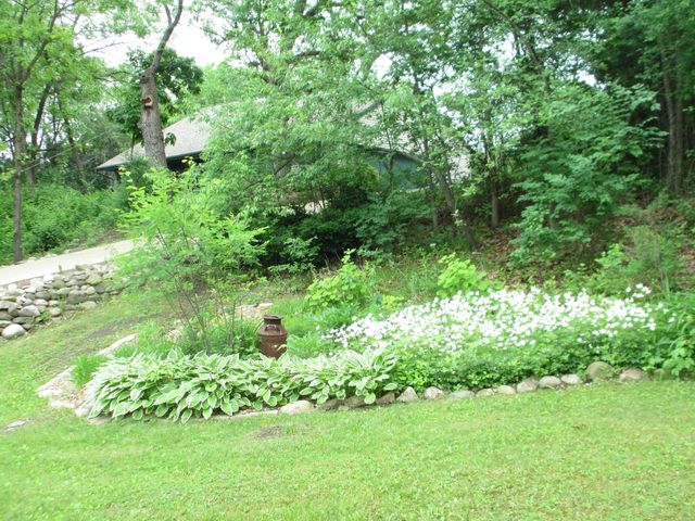 S86W30445 Stonegate DRIVE, Mukwonago, WI 53149