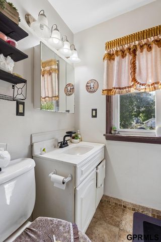 3320 N 58th Street, Omaha, NE 68104
