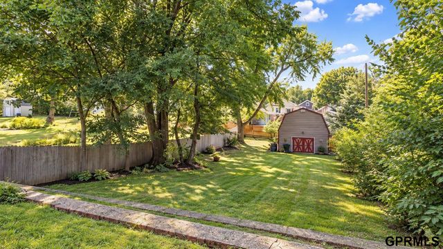 3320 N 58th Street, Omaha, NE 68104