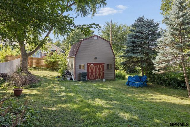 3320 N 58th Street, Omaha, NE 68104