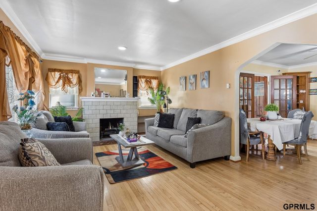 3320 N 58th Street, Omaha, NE 68104