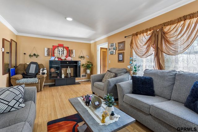 3320 N 58th Street, Omaha, NE 68104