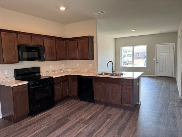 2613 S Silver Street, Siloam Springs, AR 72761