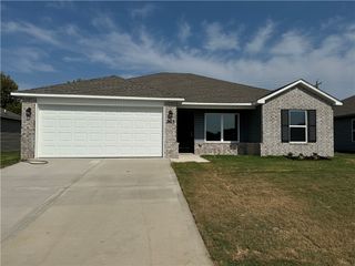 2613 S Silver Street, Siloam Springs, AR 72761