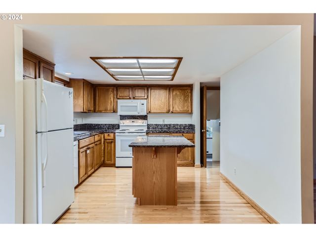 6518 Sw 35TH Ave, Portland, OR 97221