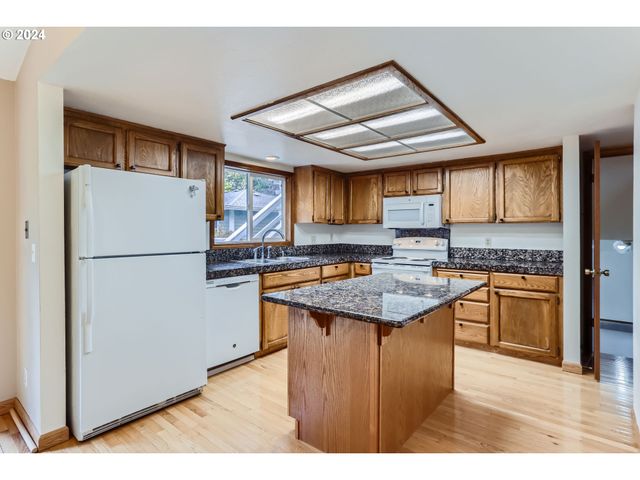 6518 Sw 35TH Ave, Portland, OR 97221