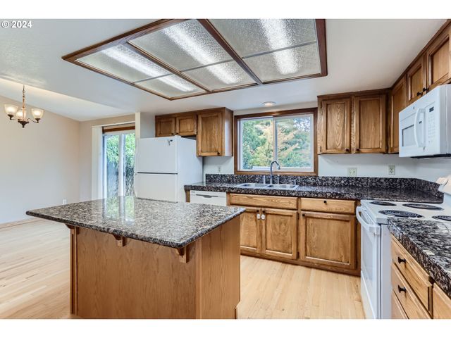 6518 Sw 35TH Ave, Portland, OR 97221