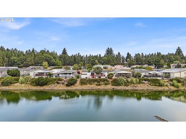 10400 Se COOK Ct 20, Milwaukie, OR 97222