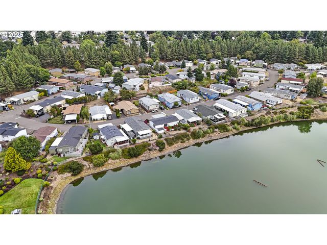 10400 Se COOK Ct 20, Milwaukie, OR 97222