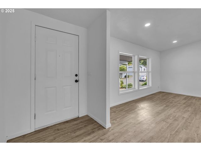 10400 Se COOK Ct 20, Milwaukie, OR 97222