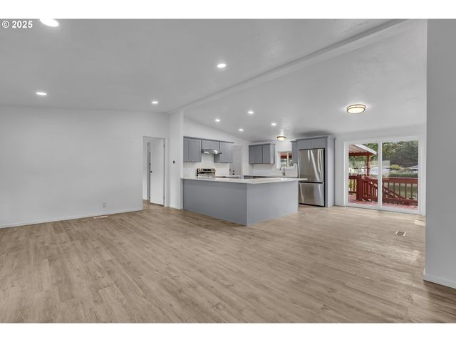 10400 Se COOK Ct 20, Milwaukie, OR 97222