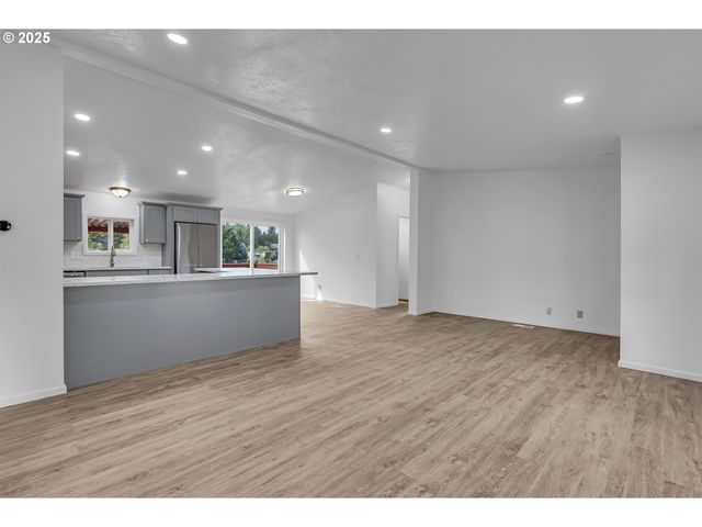 10400 Se COOK Ct 20, Milwaukie, OR 97222