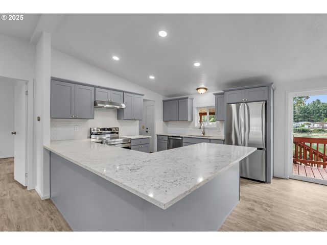 10400 Se COOK Ct 20, Milwaukie, OR 97222