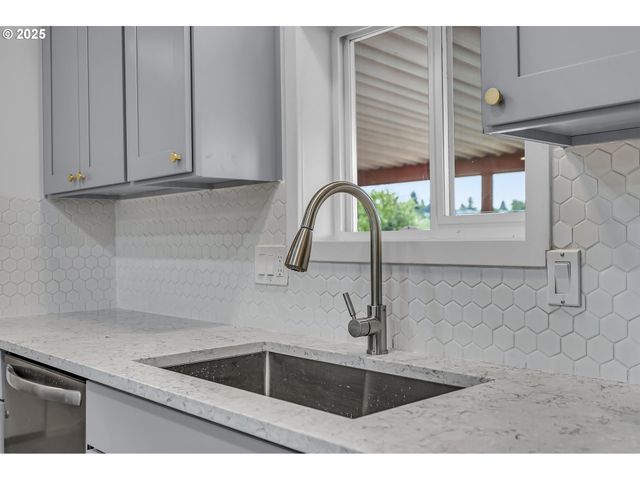 10400 Se COOK Ct 20, Milwaukie, OR 97222