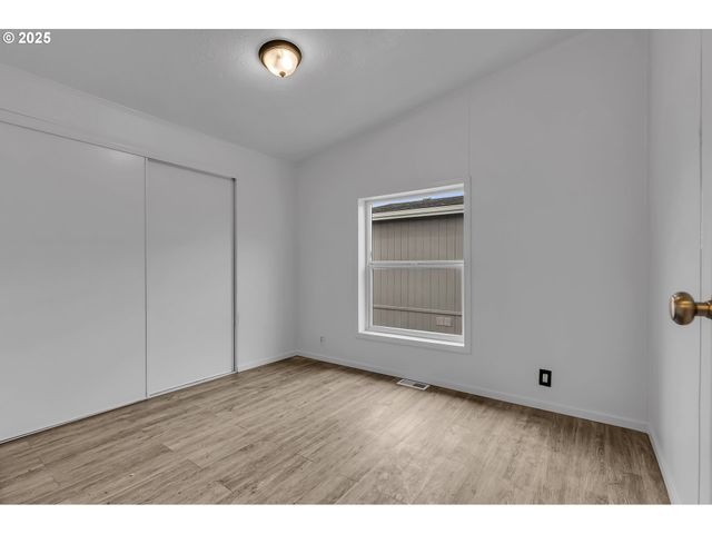 10400 Se COOK Ct 20, Milwaukie, OR 97222