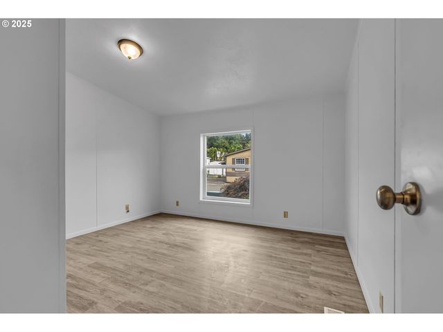 10400 Se COOK Ct 20, Milwaukie, OR 97222