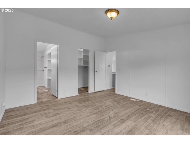 10400 Se COOK Ct 20, Milwaukie, OR 97222