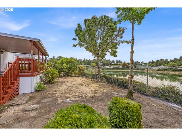 10400 Se COOK Ct 20, Milwaukie, OR 97222