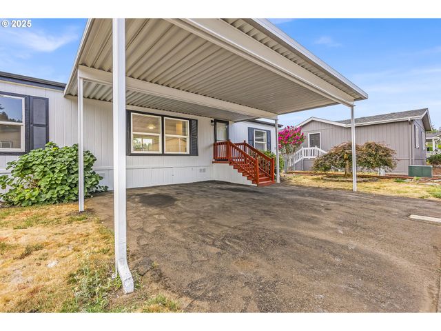 10400 Se COOK Ct 20, Milwaukie, OR 97222