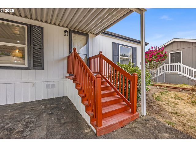 10400 Se COOK Ct 20, Milwaukie, OR 97222