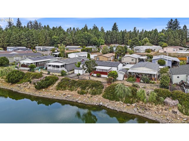 10400 Se COOK Ct 20, Milwaukie, OR 97222