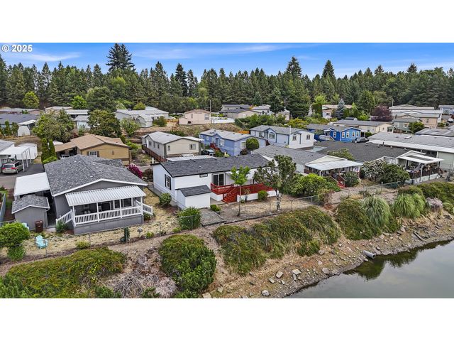 10400 Se COOK Ct 20, Milwaukie, OR 97222