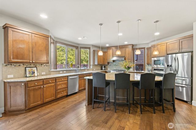 10082 240th Avenue NE, Redmond, WA 98053