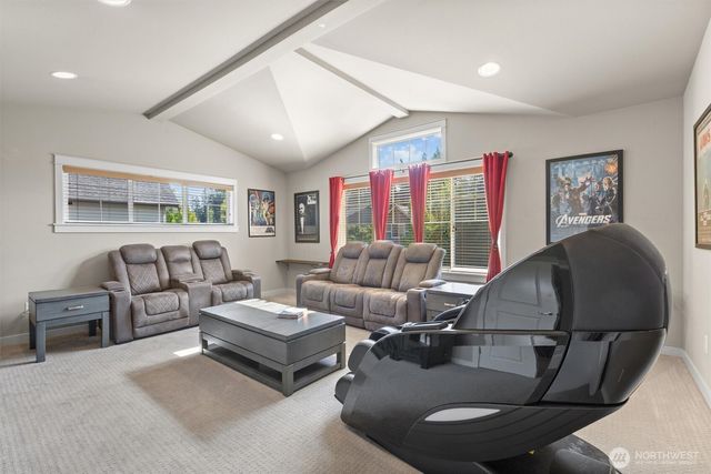 10082 240th Avenue NE, Redmond, WA 98053