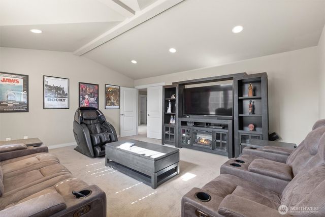 10082 240th Avenue NE, Redmond, WA 98053