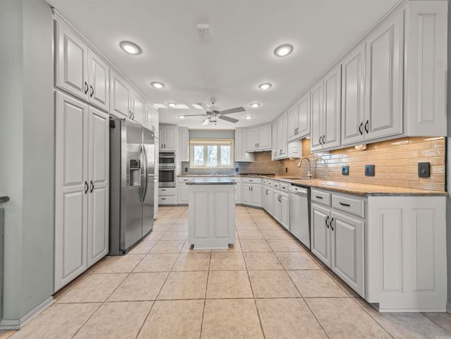 319 Whispering Hills Street, Hot Springs, AR 71901