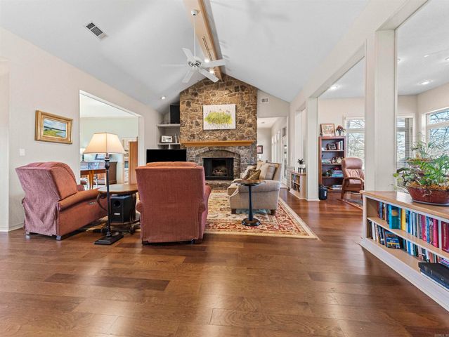 319 Whispering Hills Street, Hot Springs, AR 71901