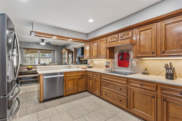 6618 Wimbledon Trail Road, Spring, TX 77379