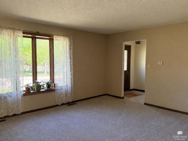 3317 Claflin Road, Manhattan, KS 66503