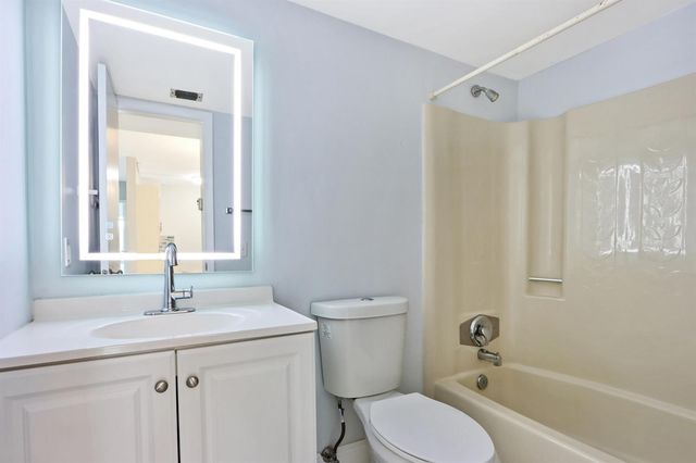 6313 Chasewood Drive B, Jupiter, FL 33458