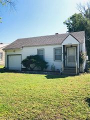 2108 S Washington Ave, Wichita, KS 67211